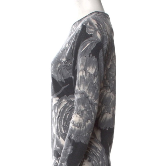 Neiman Marcus Gray Cashmere Collection Floral Long Sleeve Top NWOT - Picture 2 of 5